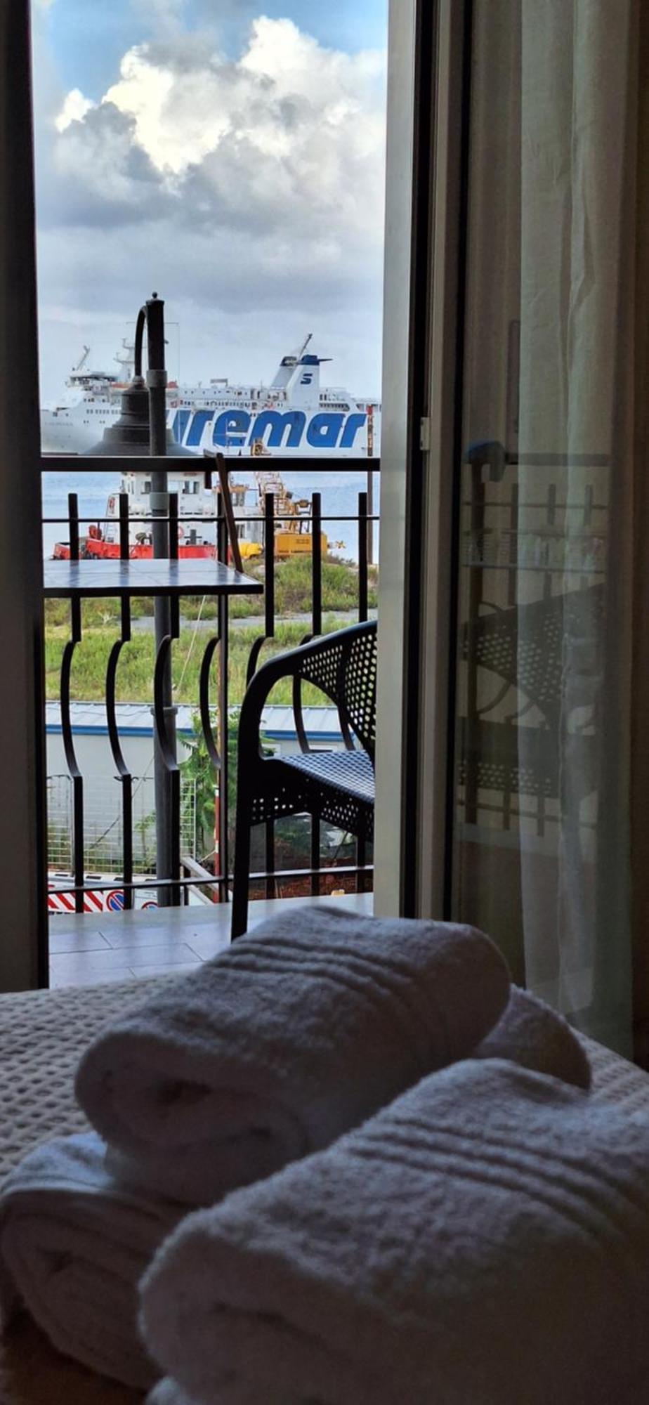 Laranda Rooms Milazzo Habitación foto