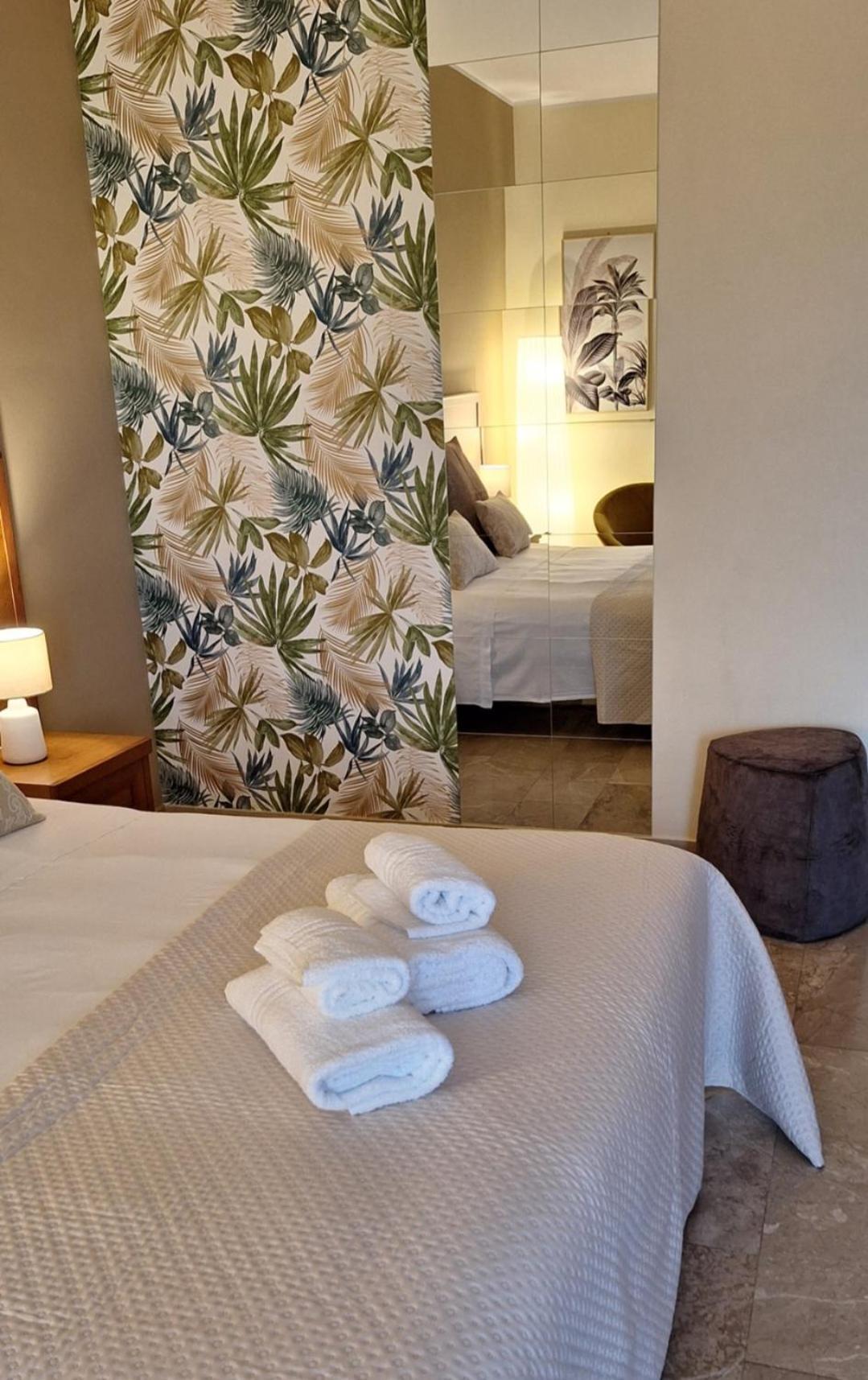 Laranda Rooms Milazzo Habitación foto
